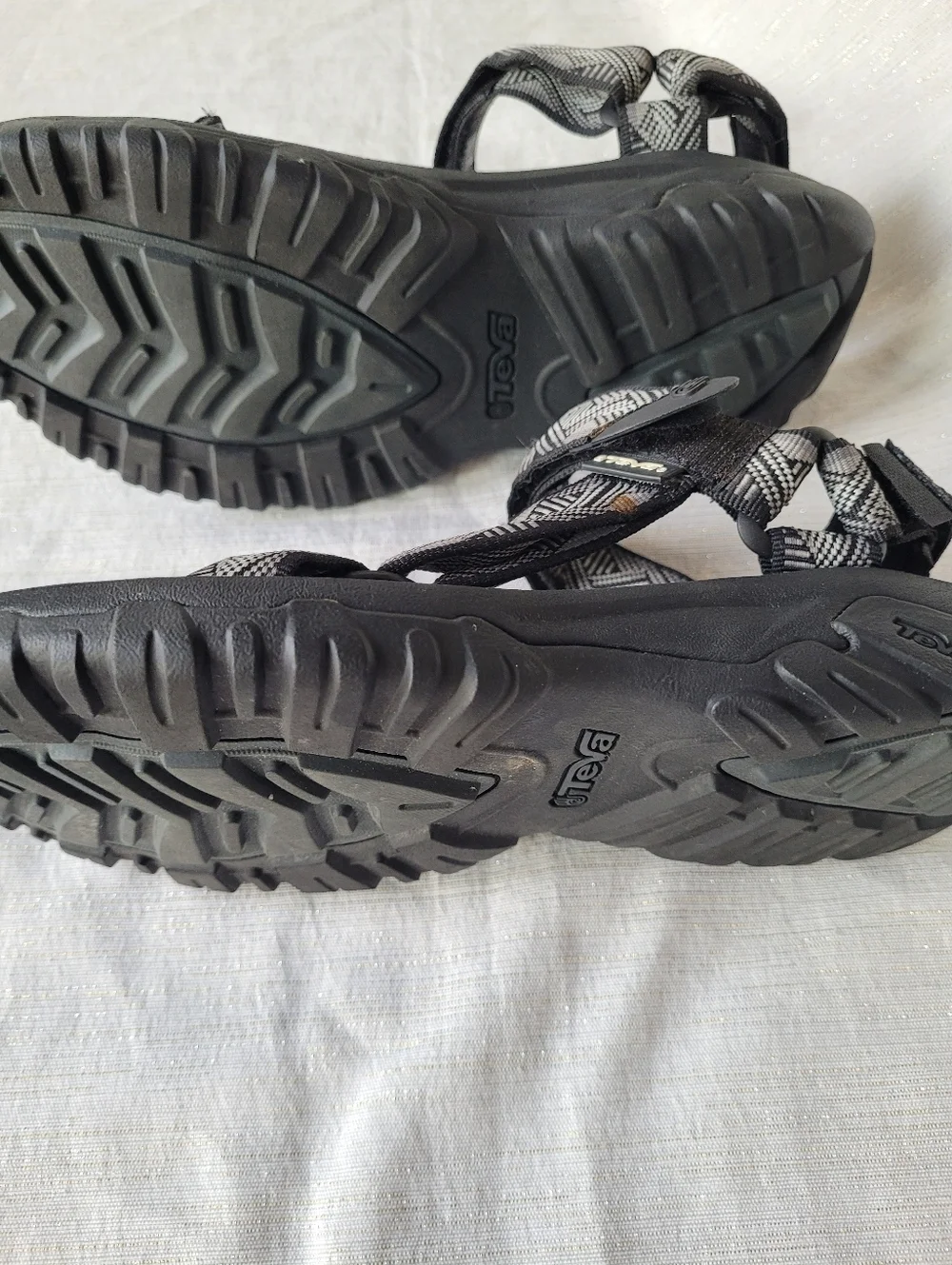 TEVA Hurricane XLT2 Black & Gray Patterned men's Outdoor Sport Sandals Size 9